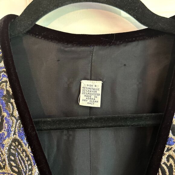 1980s Metallic Brocade Floral A.J. Bari-Style Puff Sleeve Peplum Blouse - 4 - Picture 3 of 6